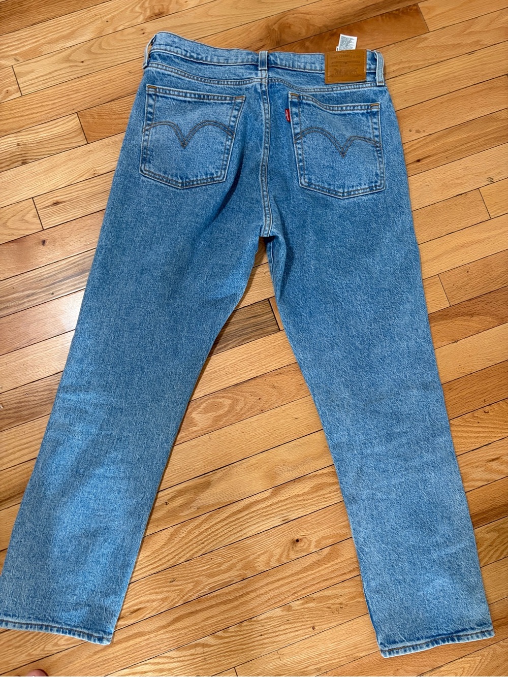 Levi’s wedgie straight 29x28 - Picture 2 of 4